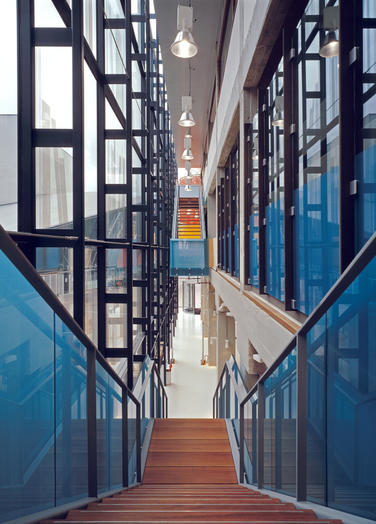 Media library, Delft  –  glass facade