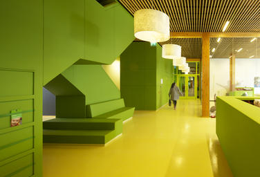 Community School The Frog, Amsterdam  –  Maintainance free material