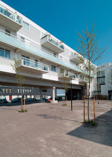 Block 30 IJburg, Amsterdam  –  White internal facade