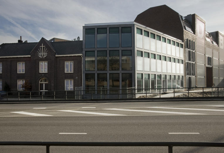 Dobbelmansite, Nijmegen  –  business centre