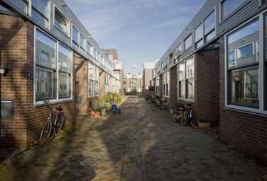 Dobbelmanterrein, Nijmegen  –  privé straatje