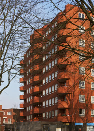 Van Tijenbuurt, Amsterdam  –  wavy facade