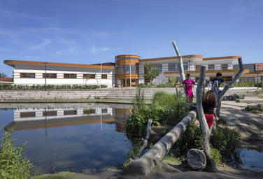 Kindcentrum Rivierenwijk, Deventer  –  Natuurspeeltuin bij school