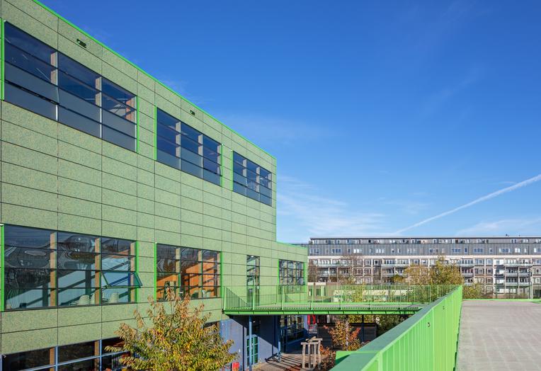 Community School The Frog, Amsterdam  –  Exterior