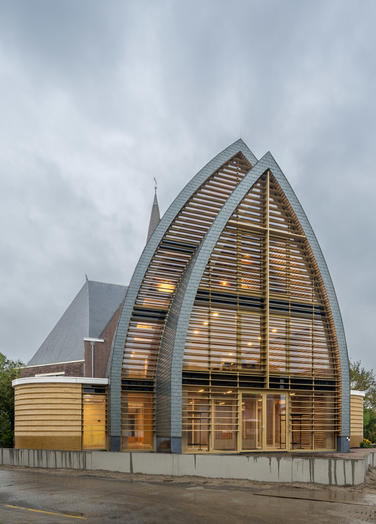 Marktplein Church  –  Exterior