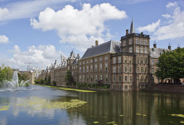 Het Binnenhof, Den Haag  –  Binnenhof en Hofvijver