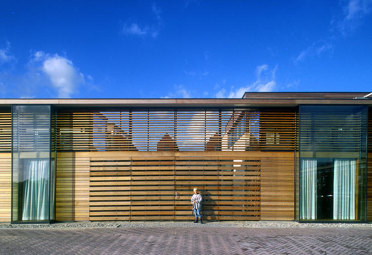 Herman Zeinstra  –  Monuta Uitvaartcentrum, Apeldoorn