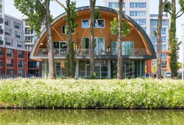 Wilhelminawerf, Utrecht  –  Het paviljoen